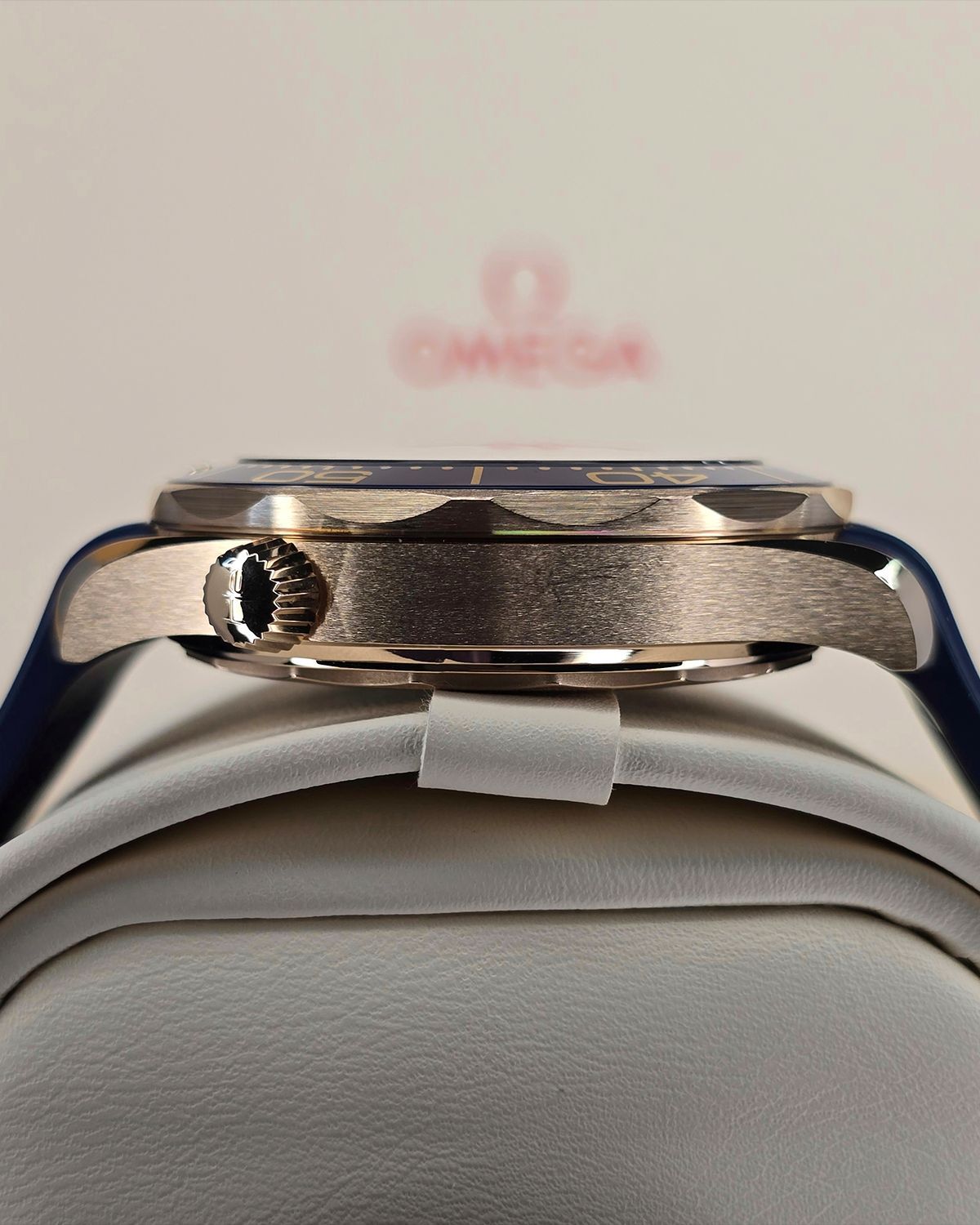 Omega 210.62.42.20.03.001