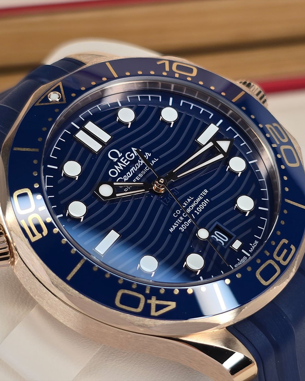 Omega 210.62.42.20.03.001