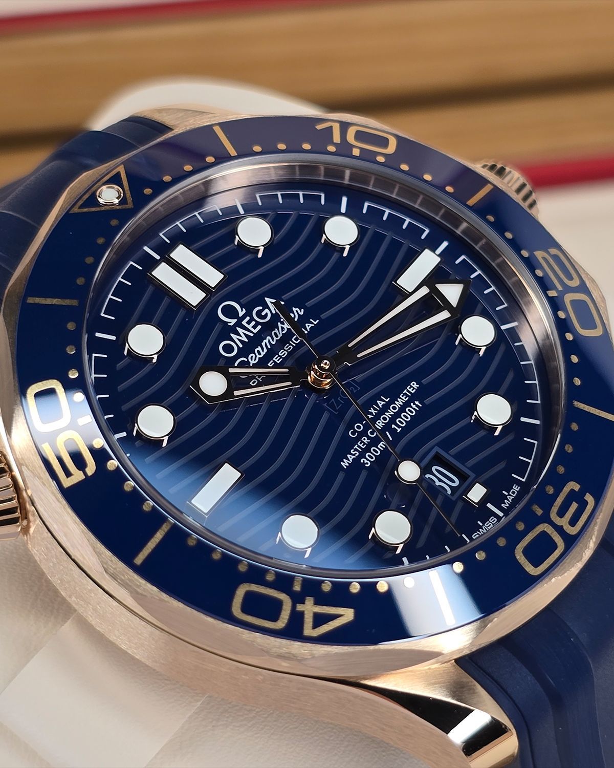 Omega 210.62.42.20.03.001