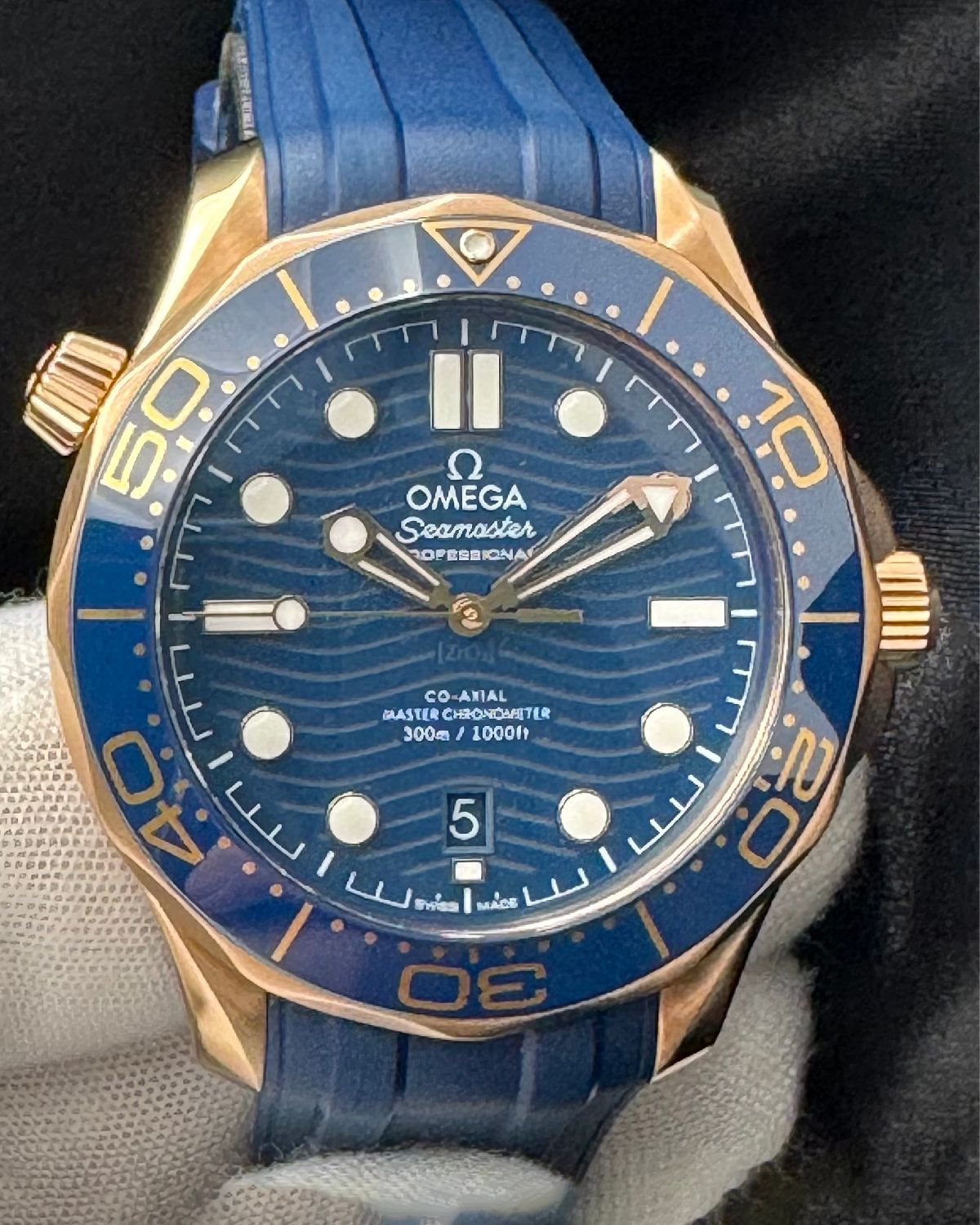 Omega 210.62.42.20.03.001
