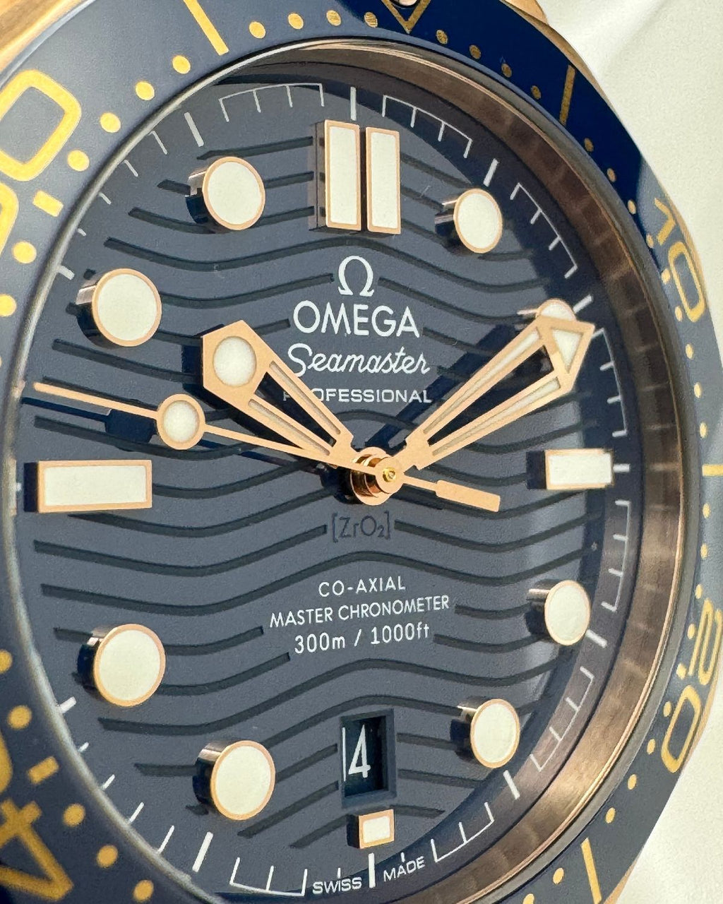Omega 210.62.42.20.03.001
