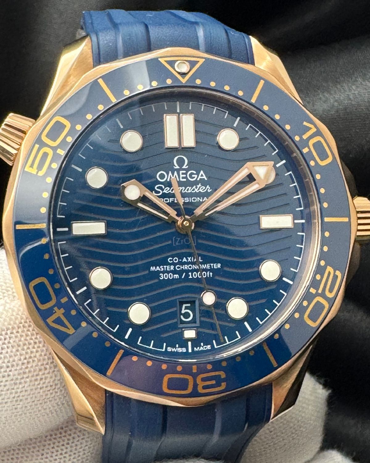 Omega 210.62.42.20.03.001