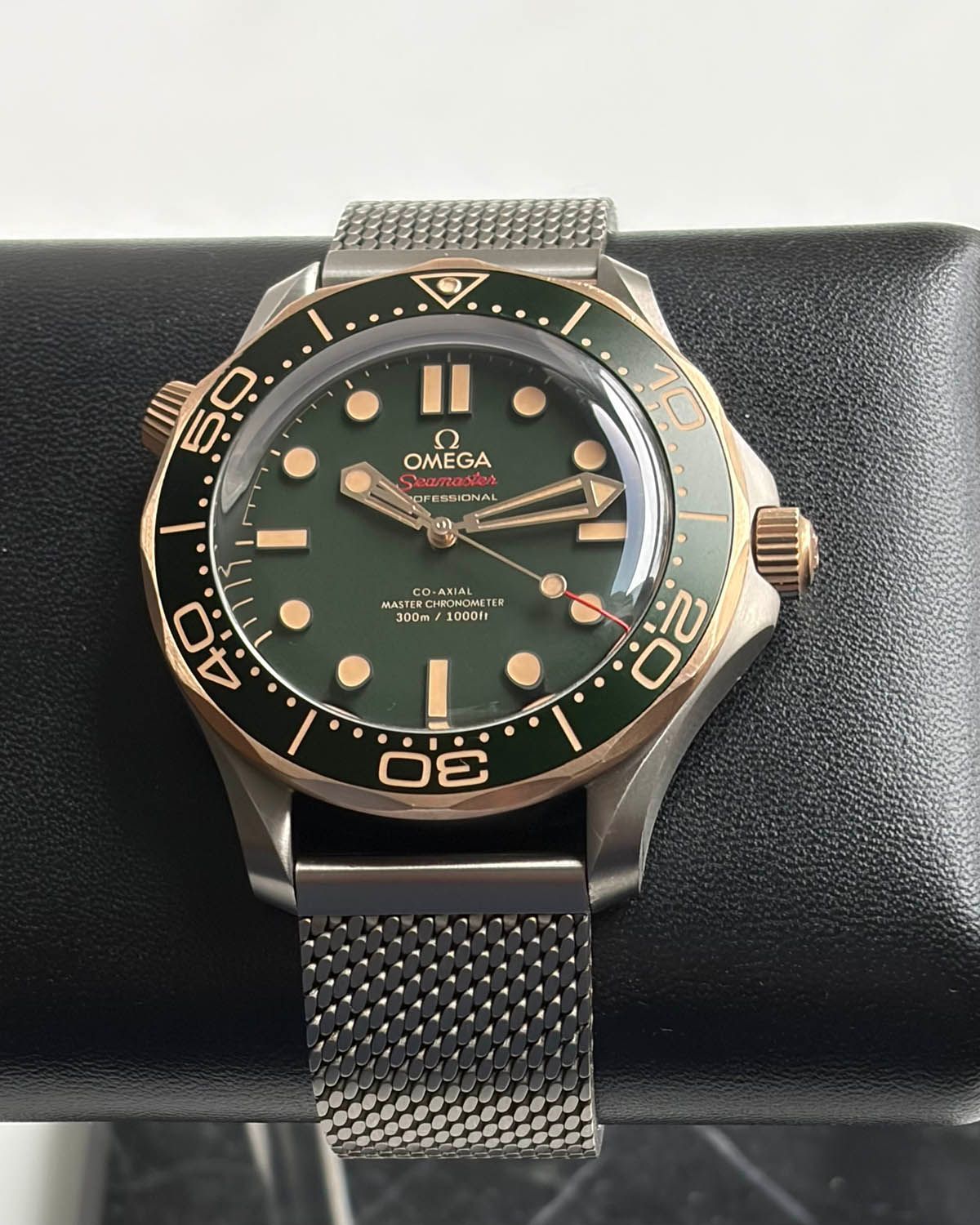 Omega 210.92.42.20.10.001