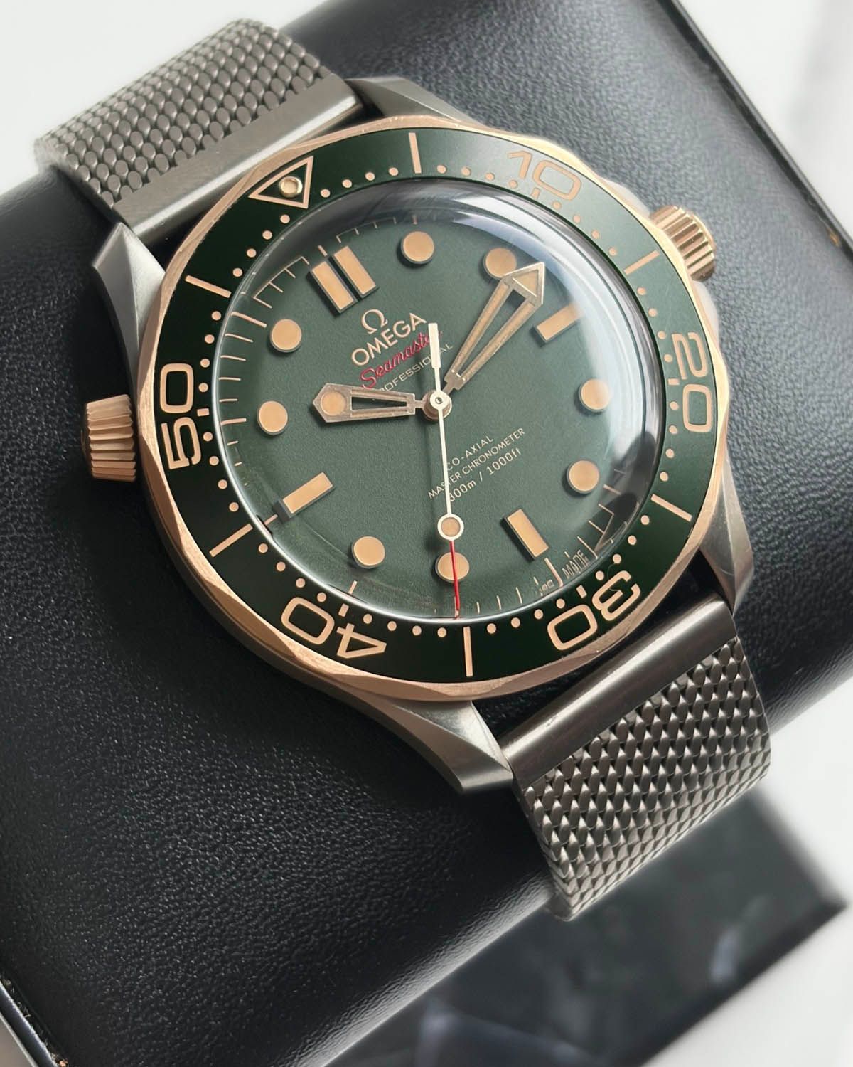 Omega 210.92.42.20.10.001
