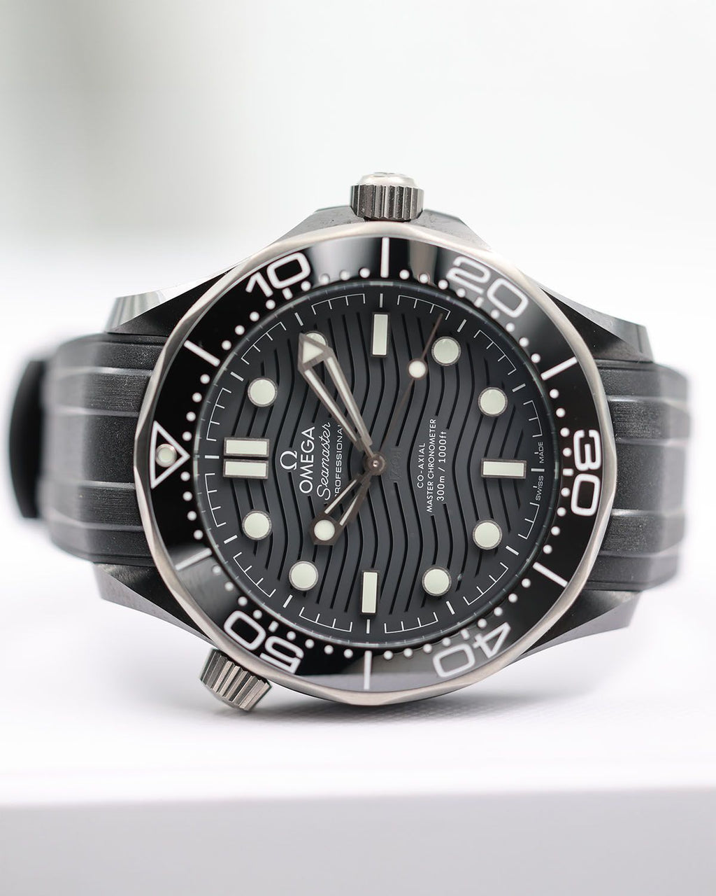 Omega 210.92.44.20.01.001