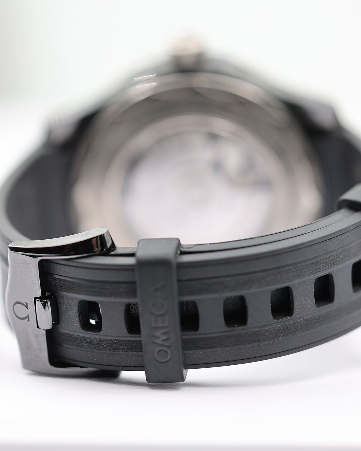 Omega 210.92.44.20.01.001