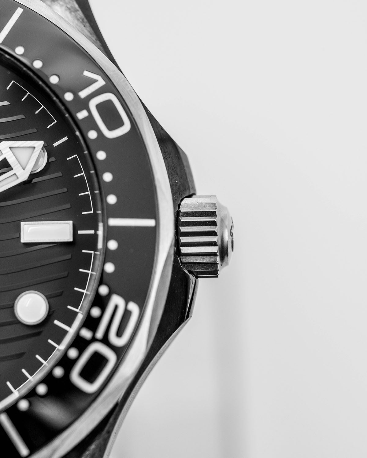 Omega 210.92.44.20.01.001