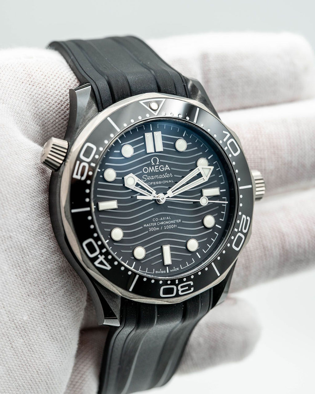 Omega 210.92.44.20.01.001