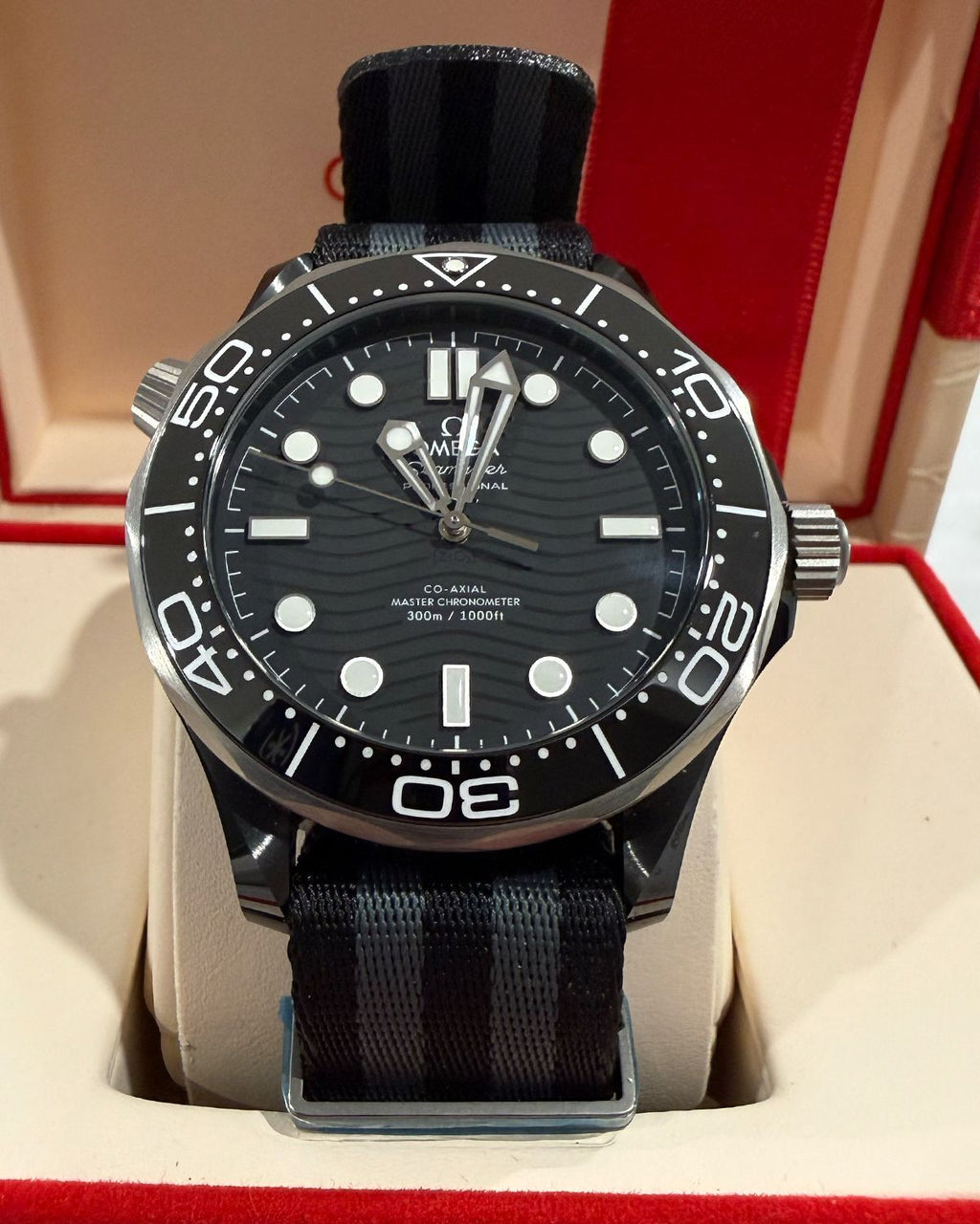 Omega 210.92.44.20.01.002