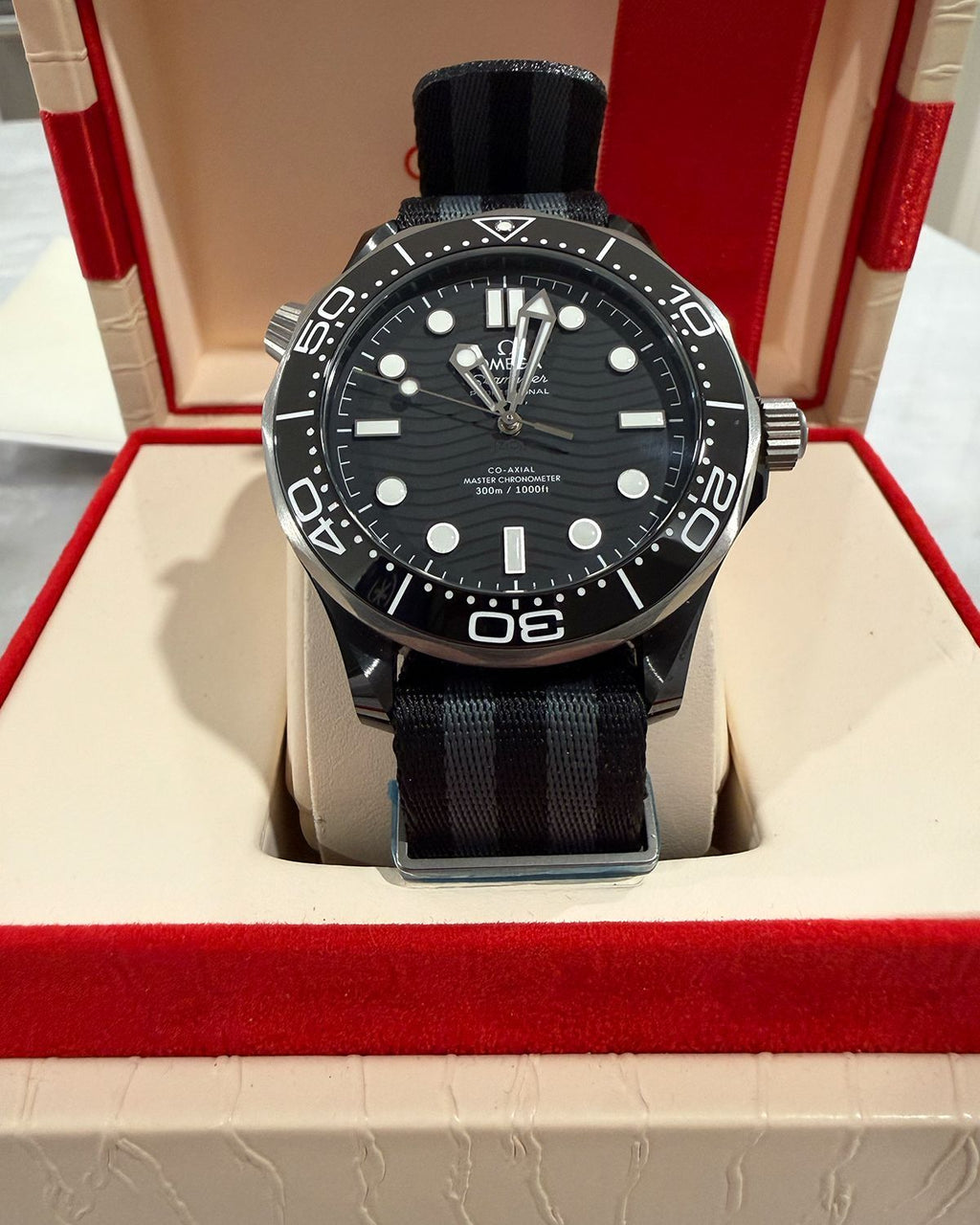 Omega 210.92.44.20.01.002