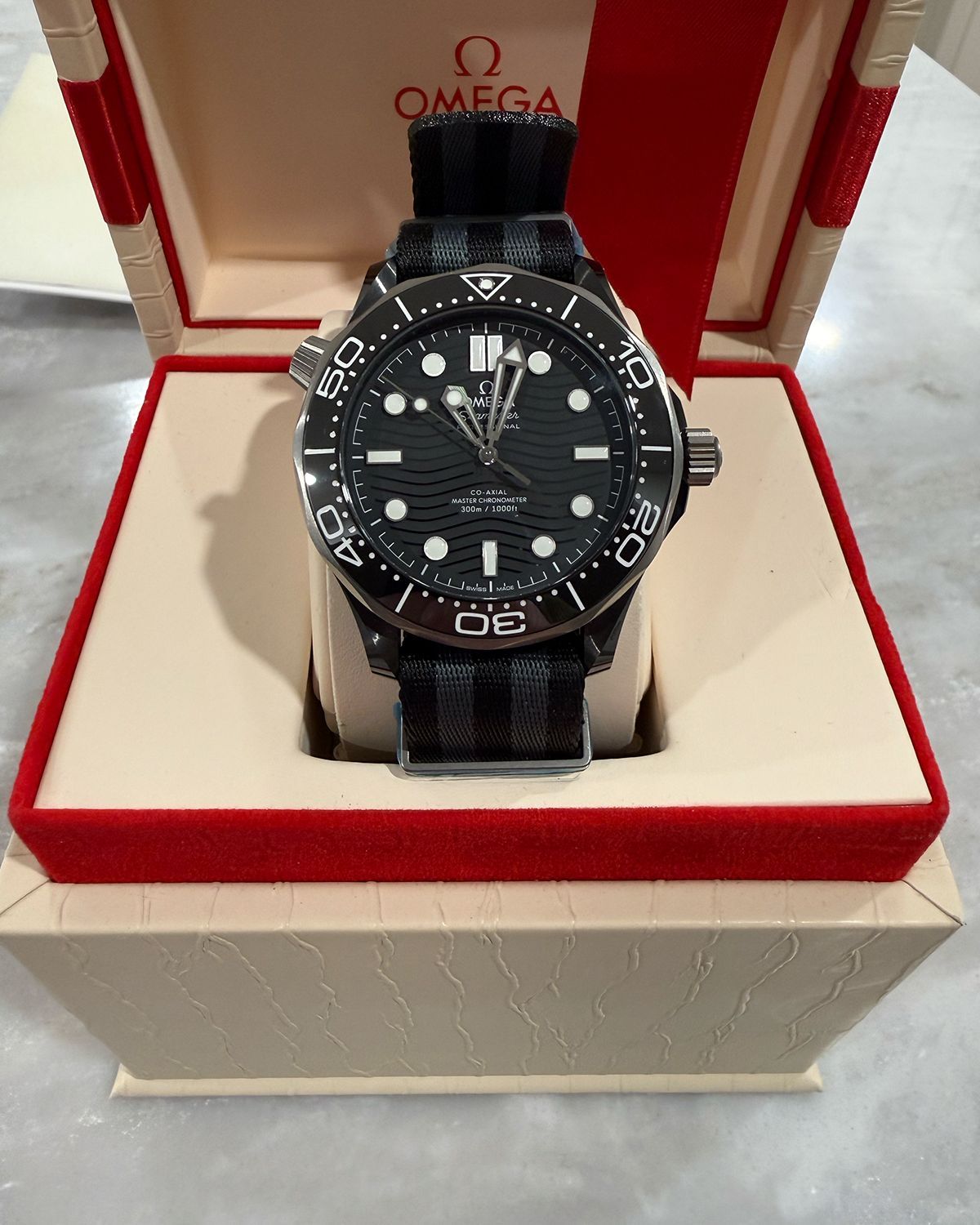Omega 210.92.44.20.01.002