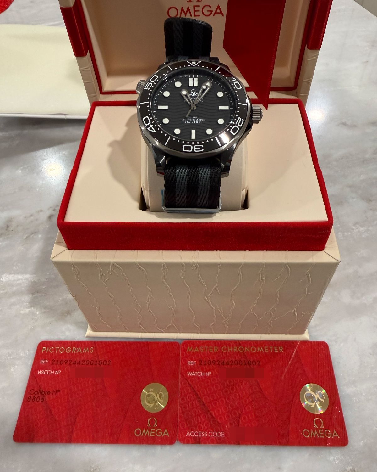 Omega 210.92.44.20.01.002