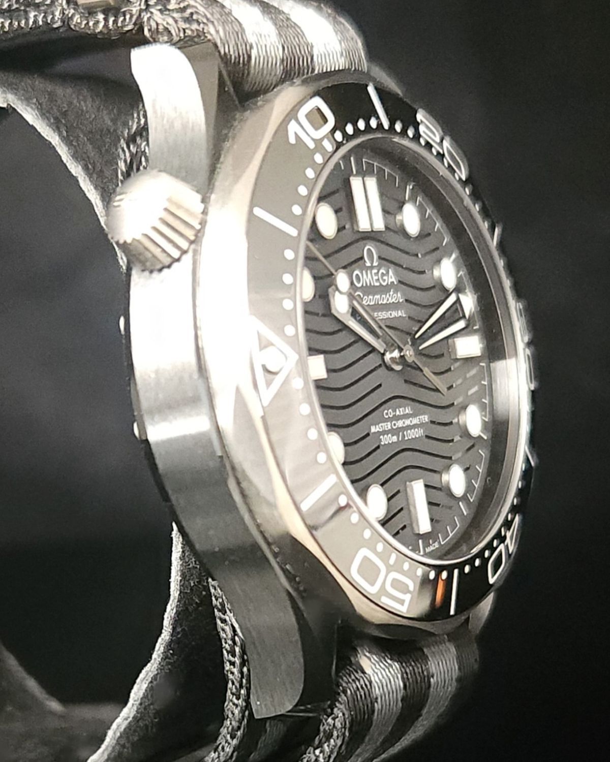 Omega 210.92.44.20.01.002