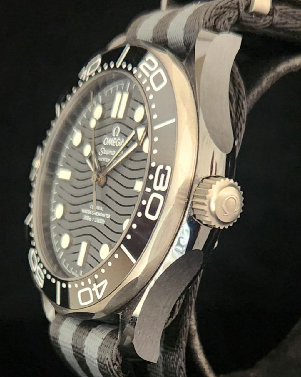 Omega 210.92.44.20.01.002