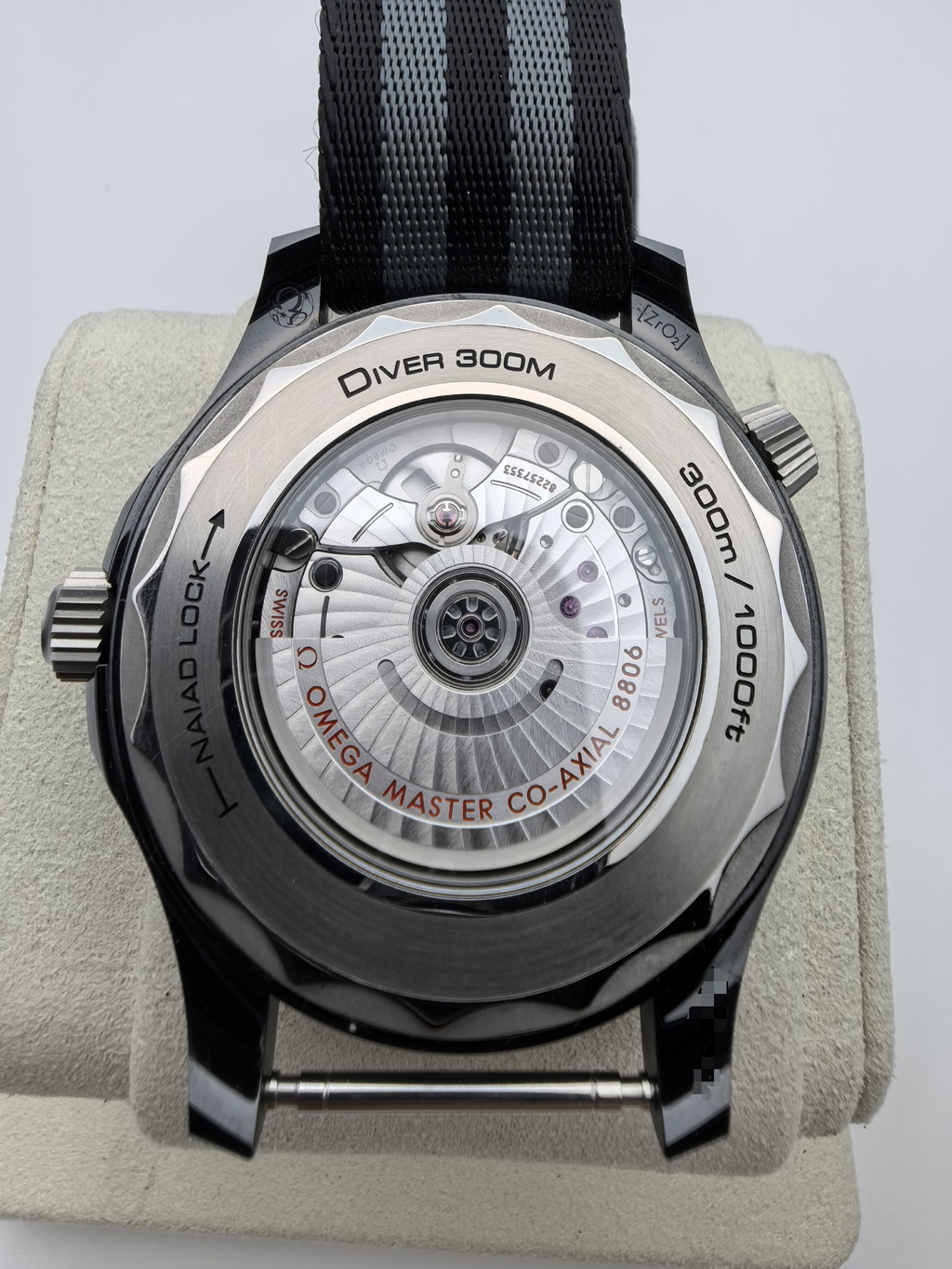 Omega 210.92.44.20.01.002