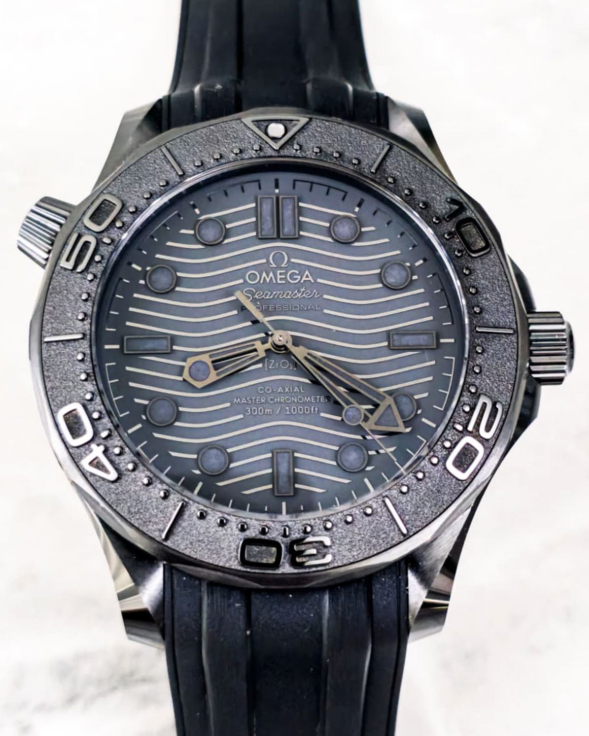 Omega 210.92.44.20.01.003