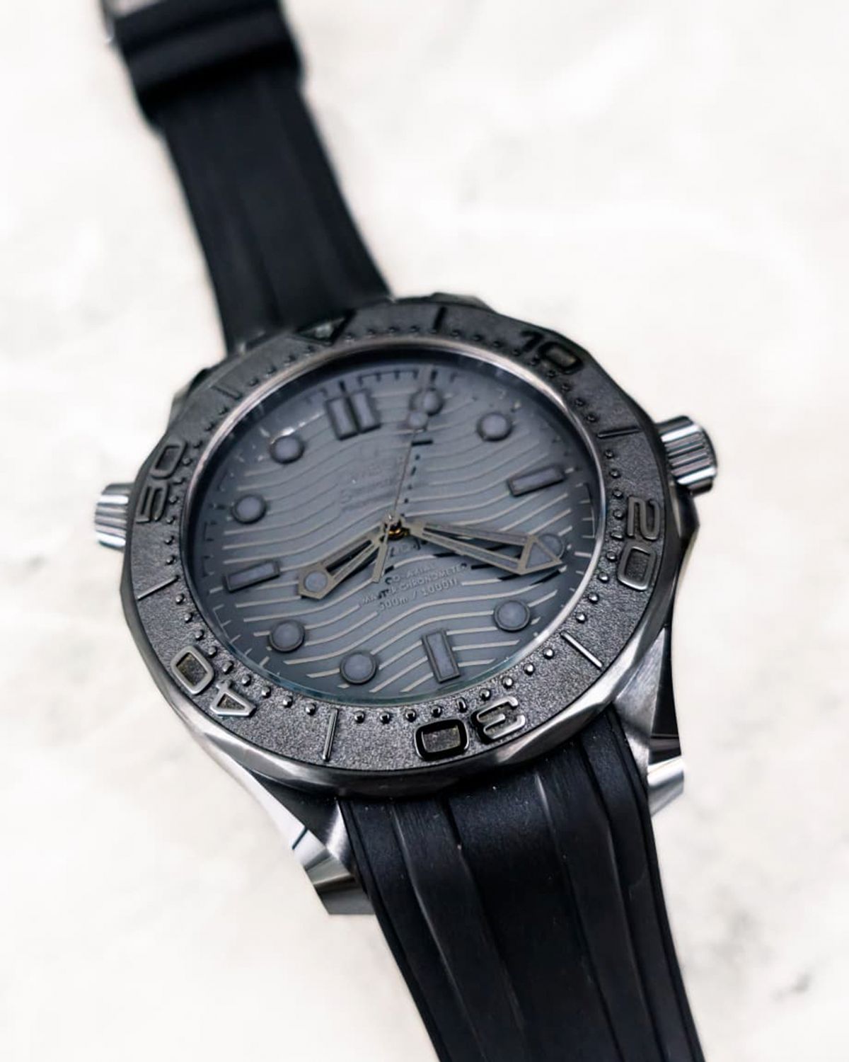 Omega 210.92.44.20.01.003