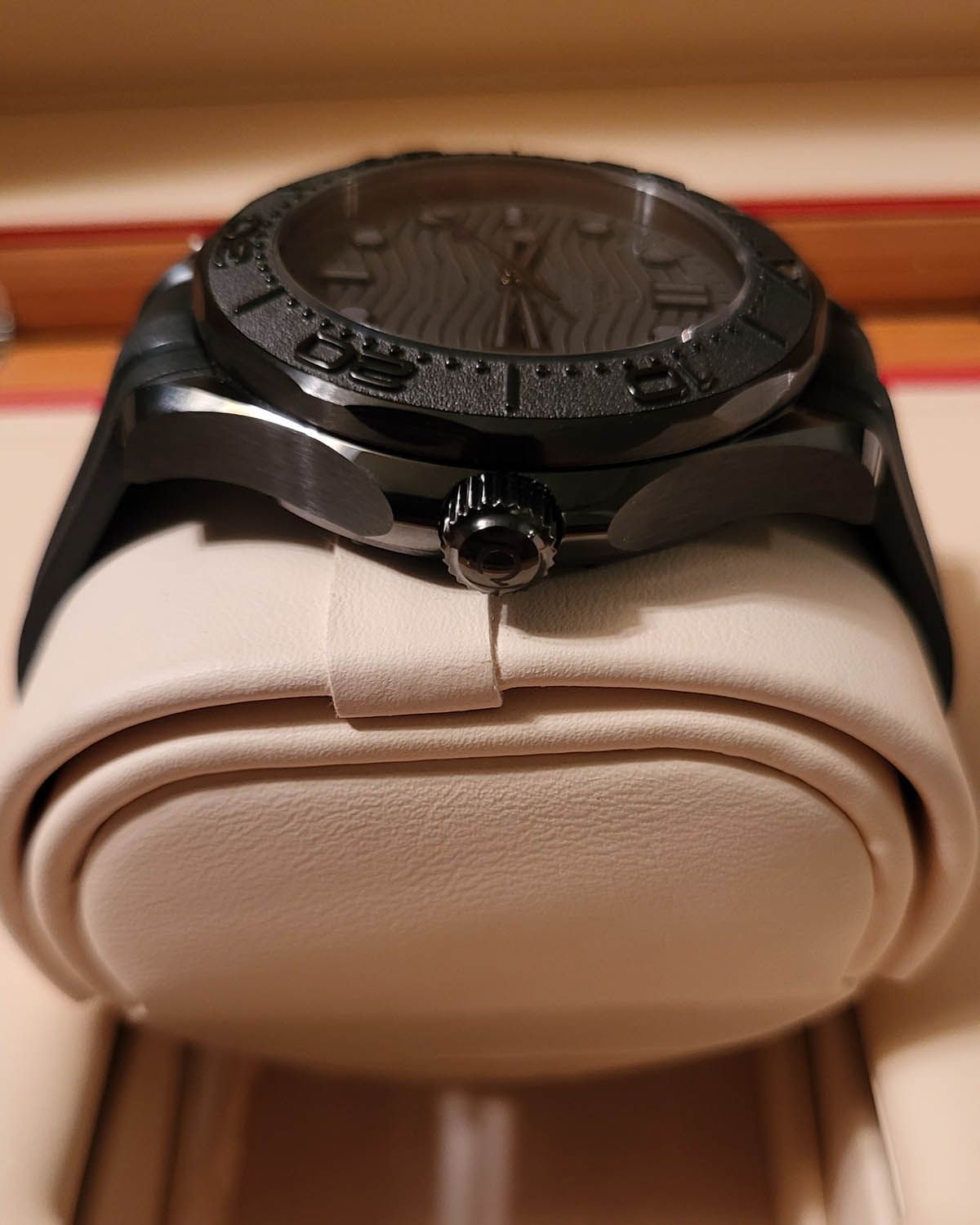Omega 210.92.44.20.01.003