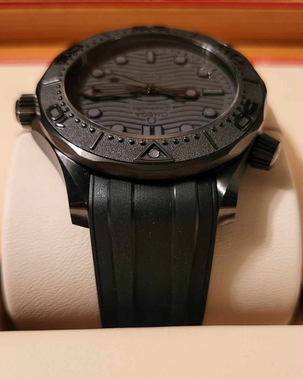 Omega 210.92.44.20.01.003