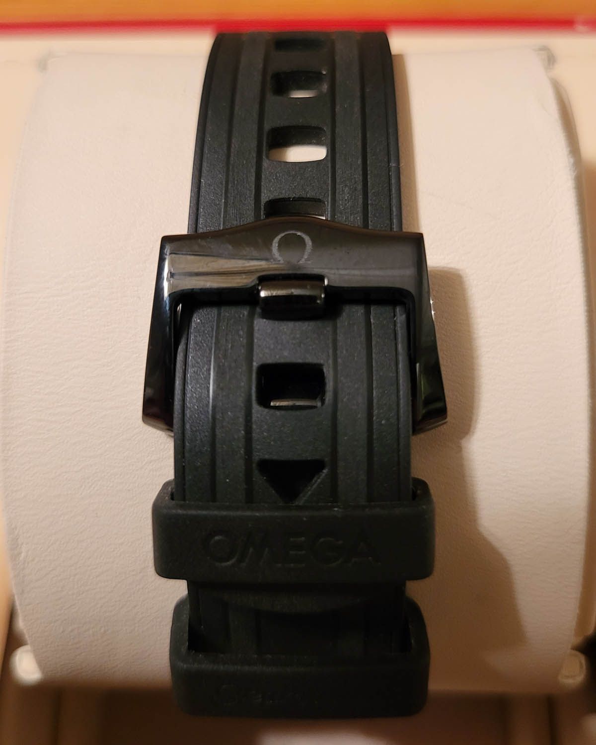 Omega 210.92.44.20.01.003