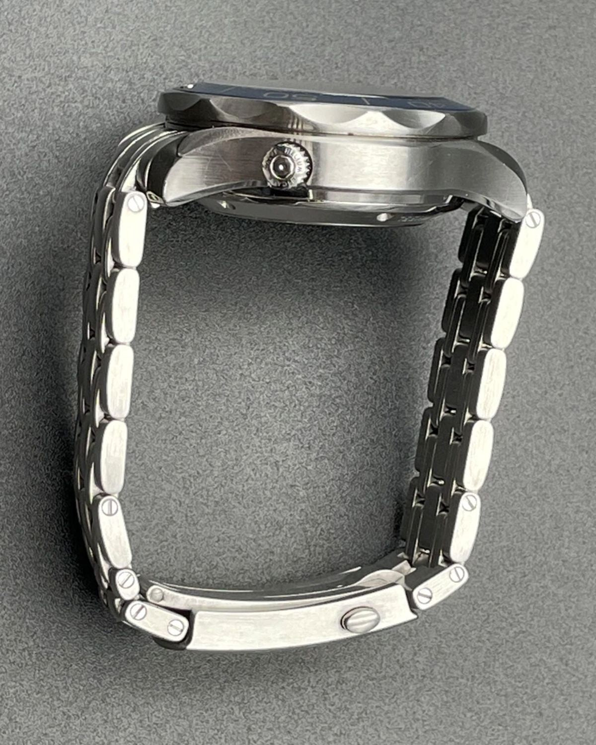 Omega 212.30.42.50.03.001