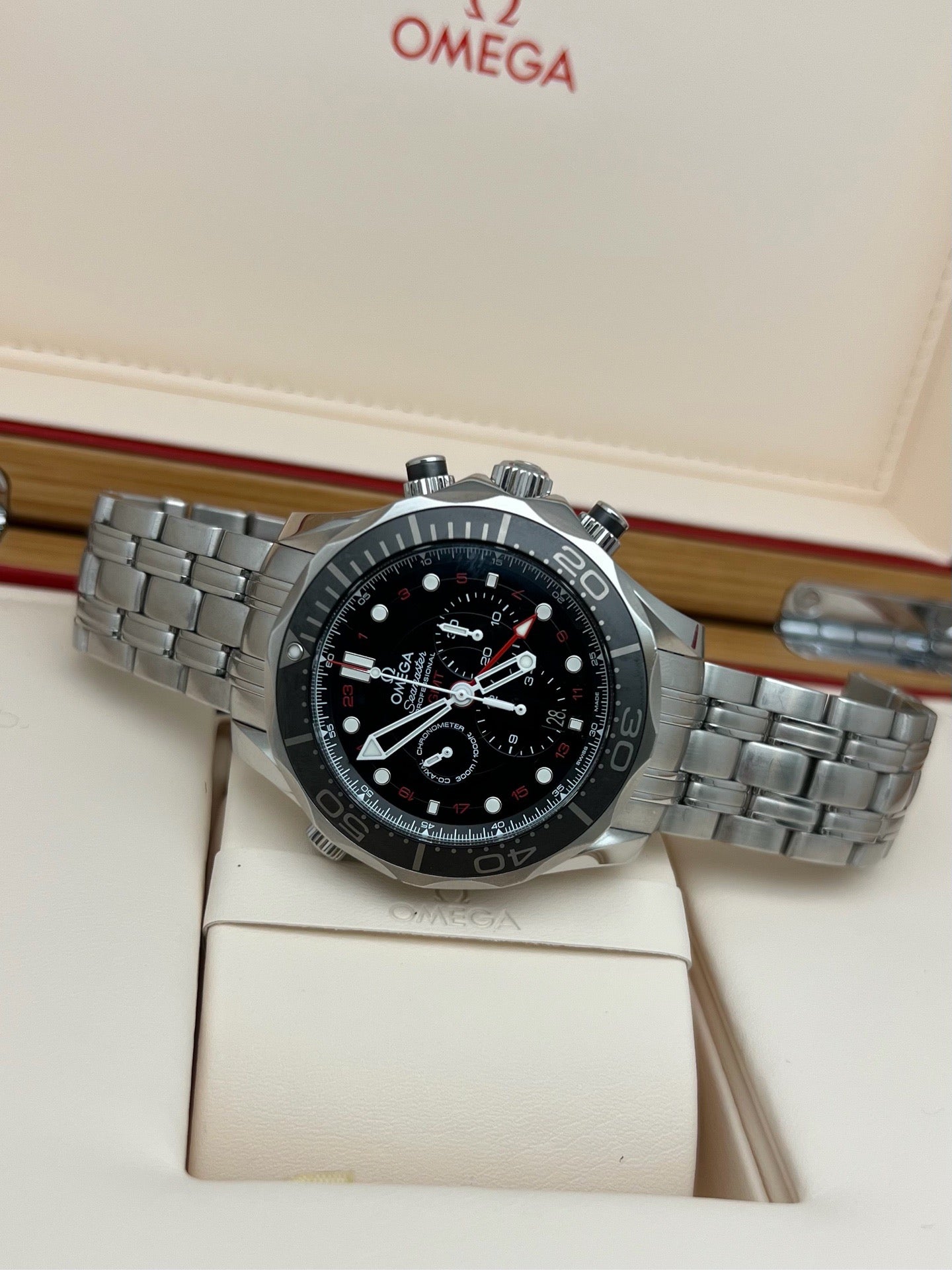 Omega 212.30.44.52.01.001