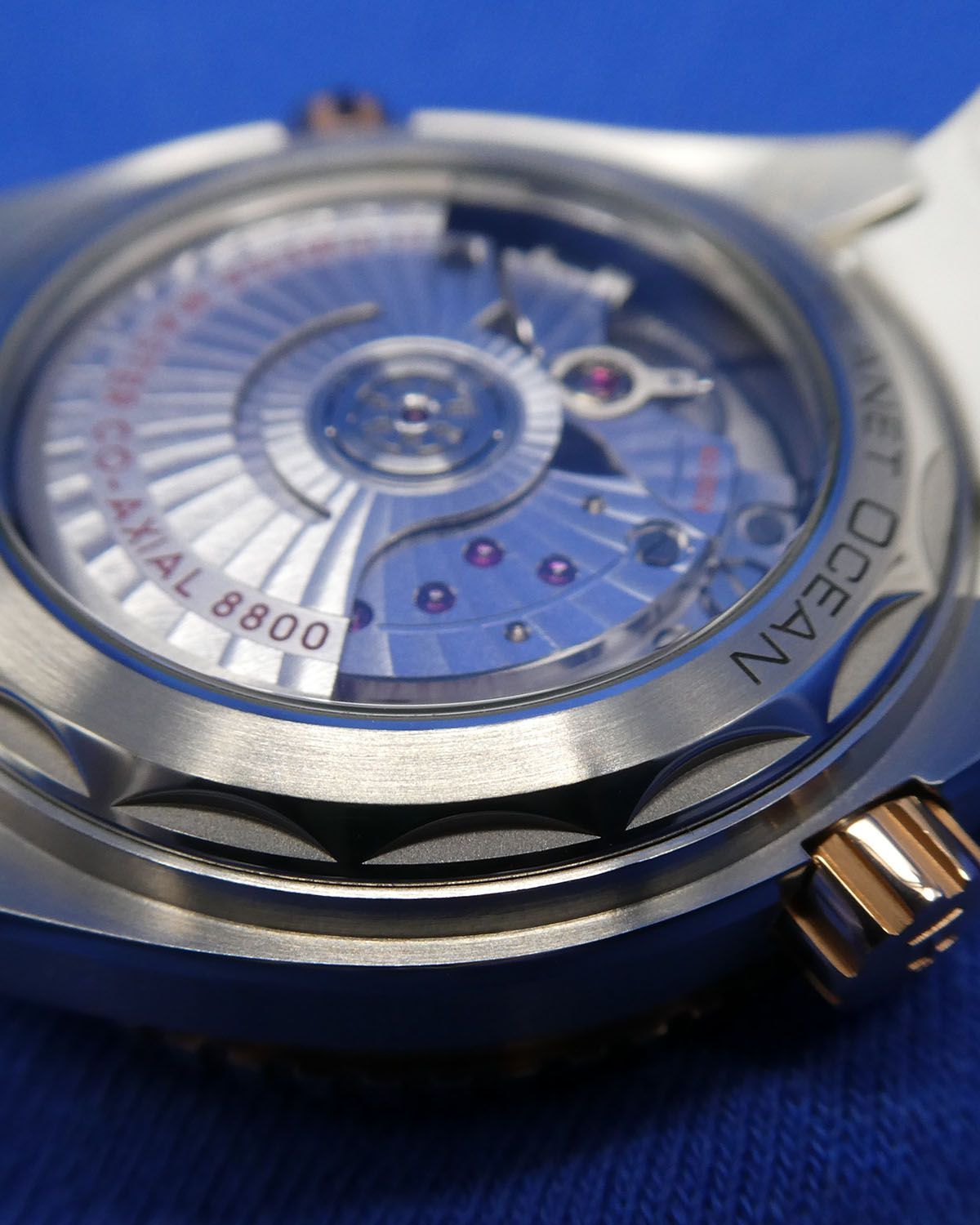 Omega 215.23.40.20.04.001