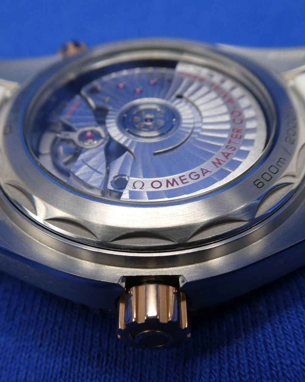 Omega 215.23.40.20.04.001