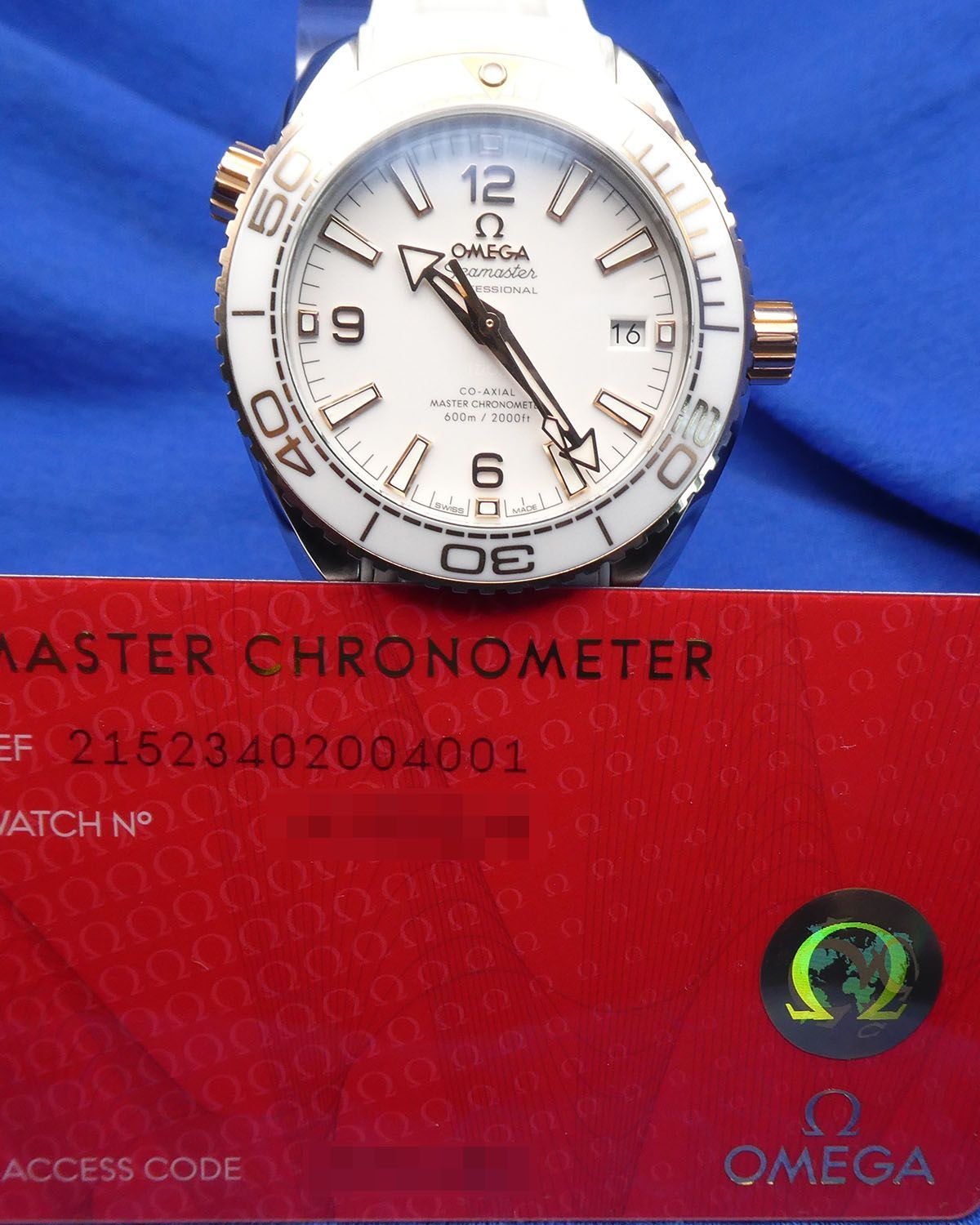 Omega 215.23.40.20.04.001