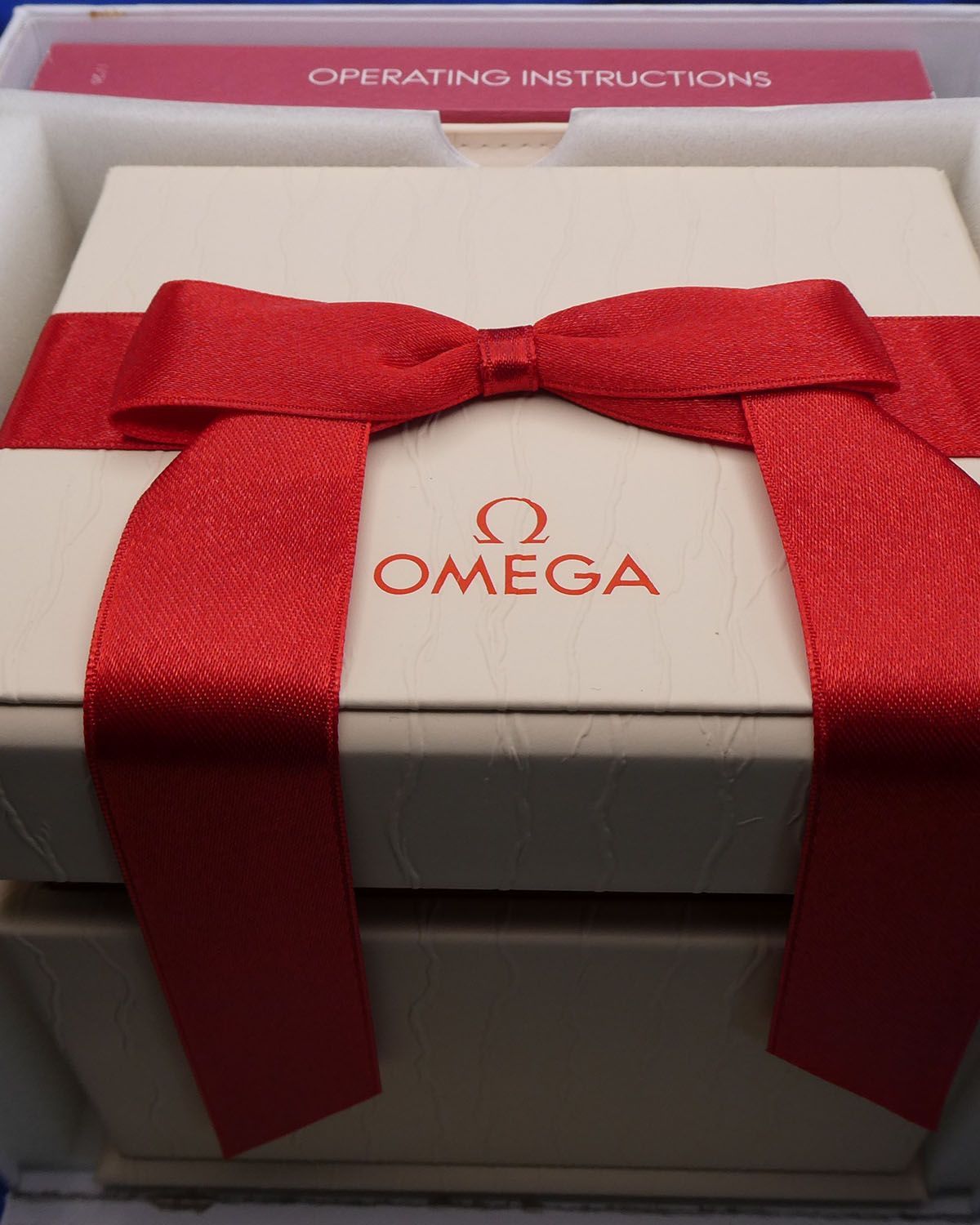Omega 215.23.40.20.04.001