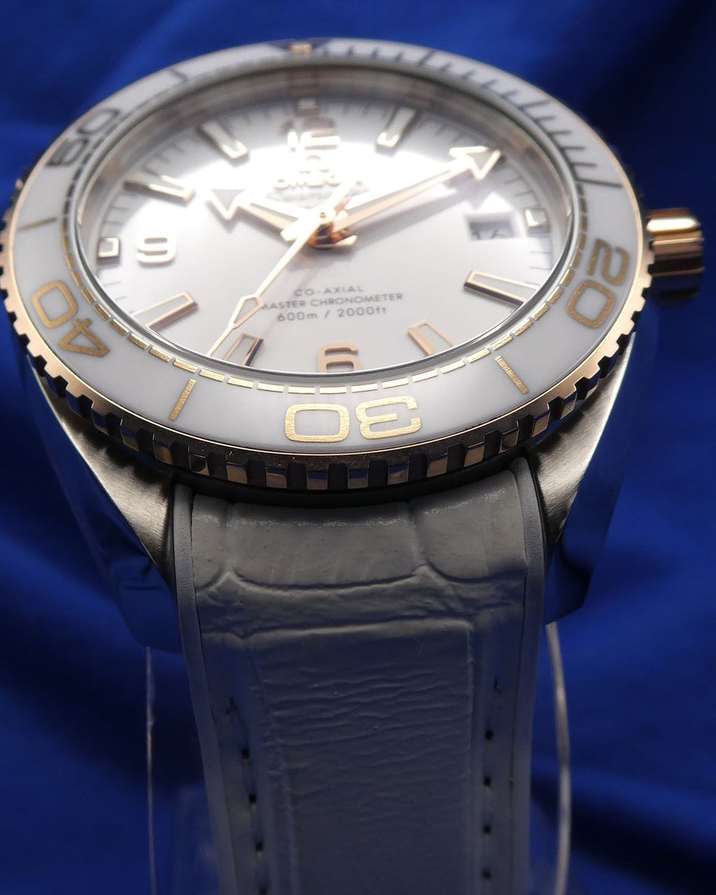 Omega 215.23.40.20.04.001