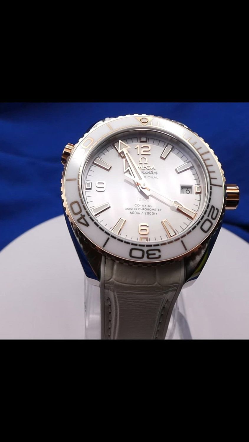 Omega 215.23.40.20.04.001