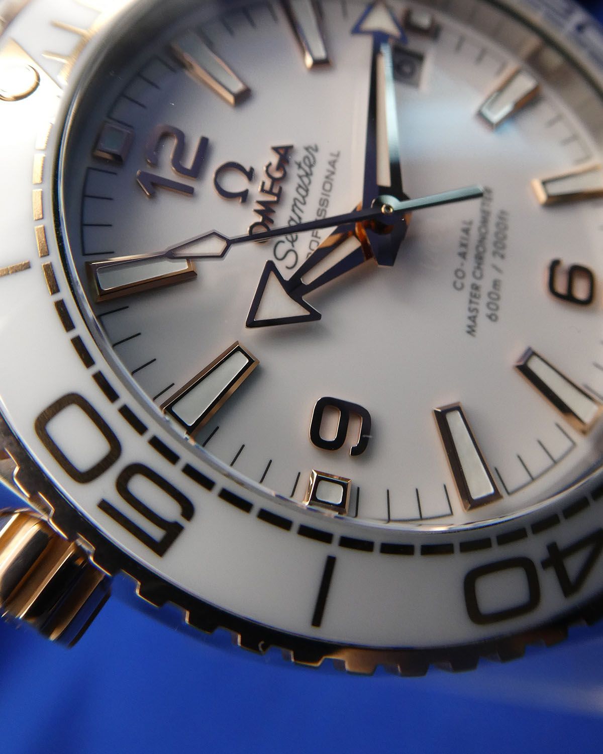 Omega 215.23.40.20.04.001