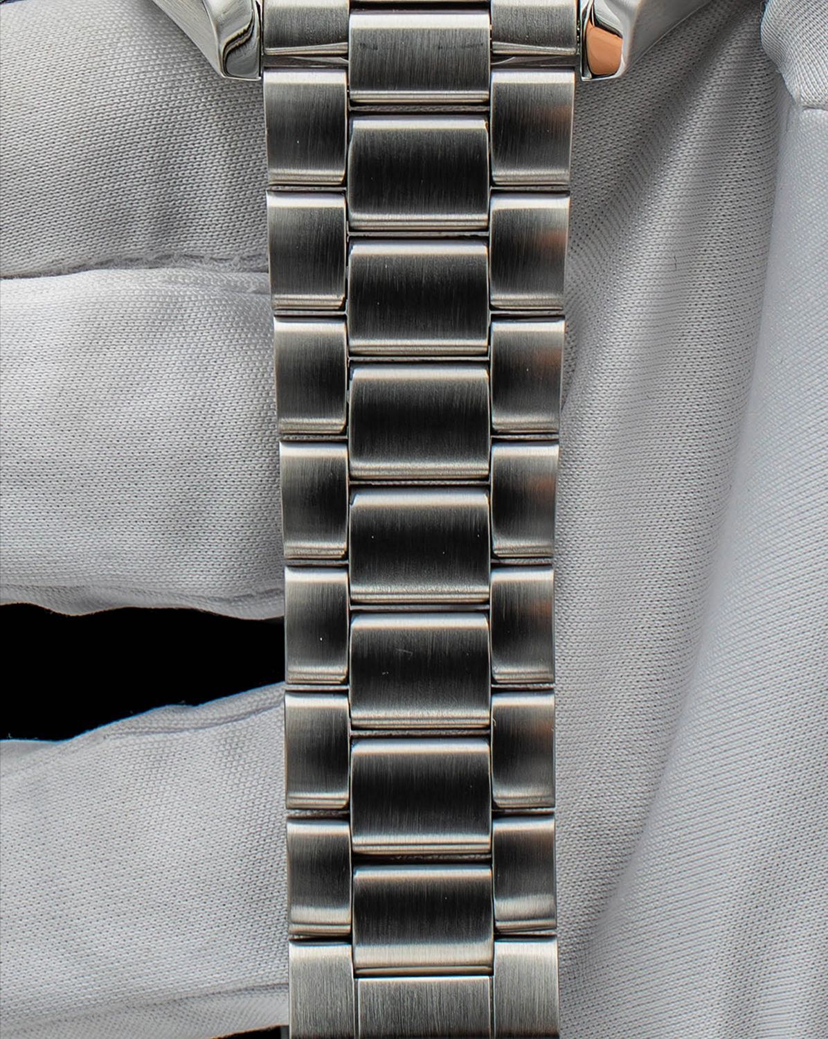Omega 215.30.44.21.01.001