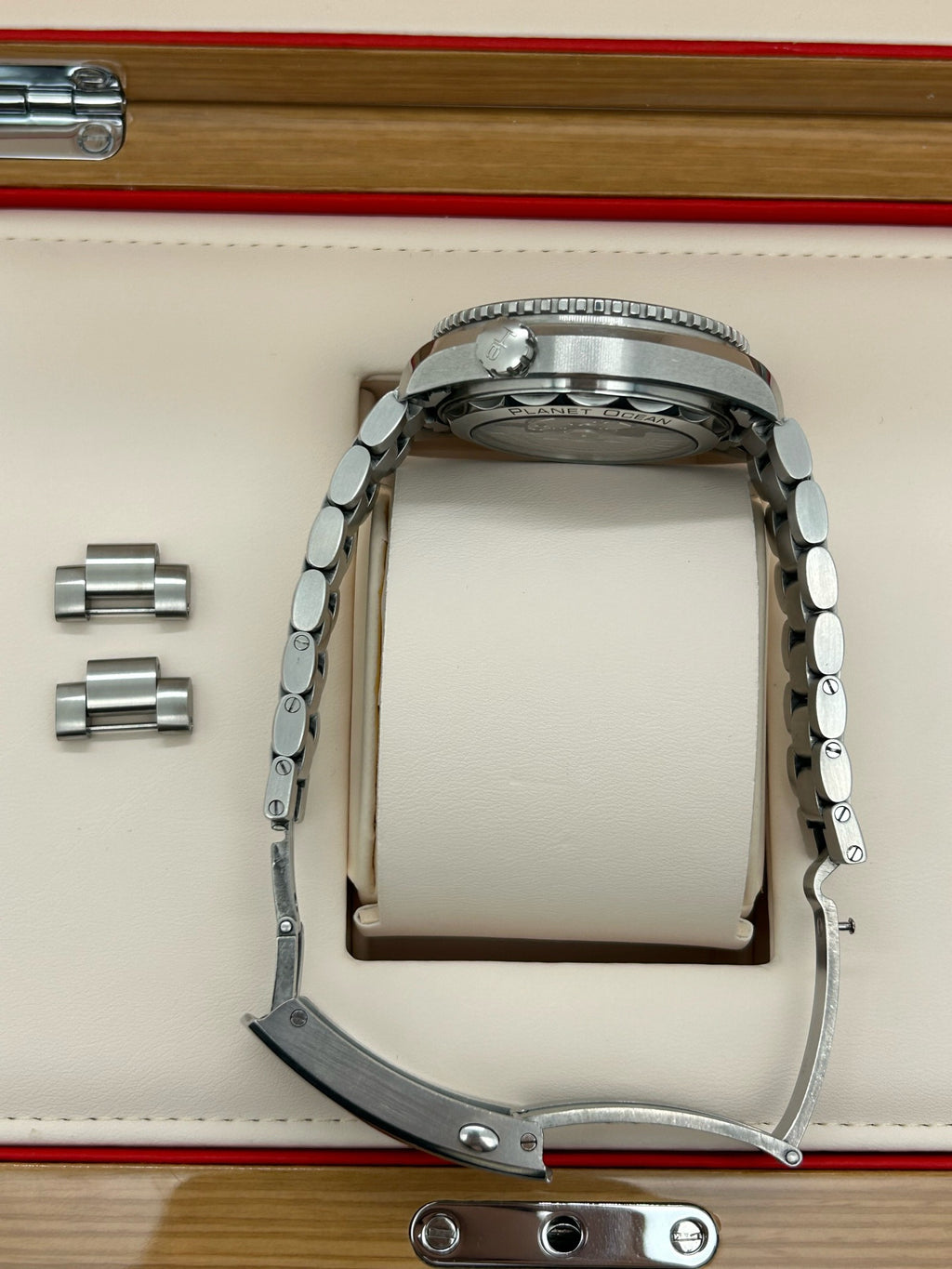 Omega 215.30.44.21.01.002