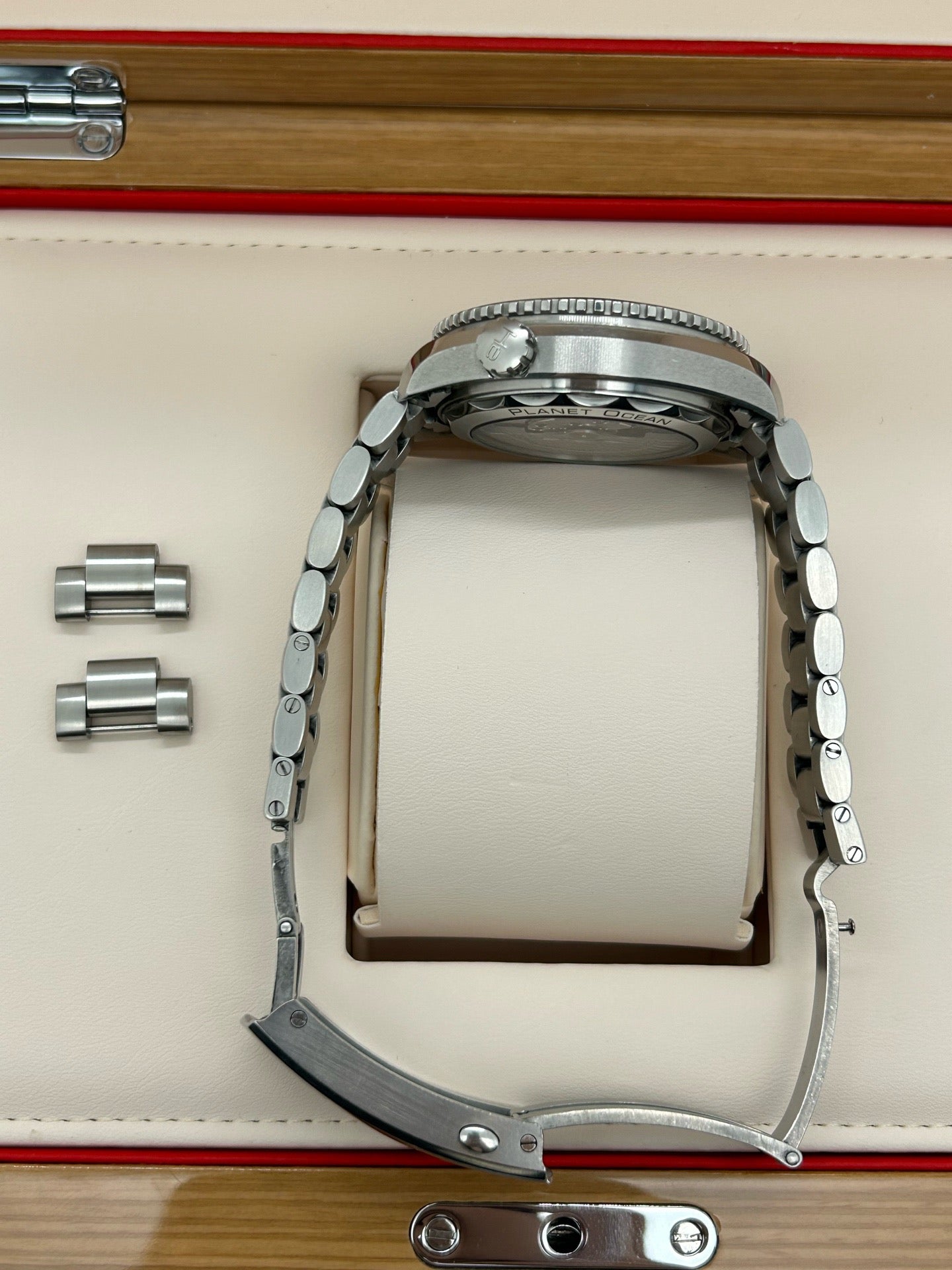 Omega 215.30.44.21.01.002