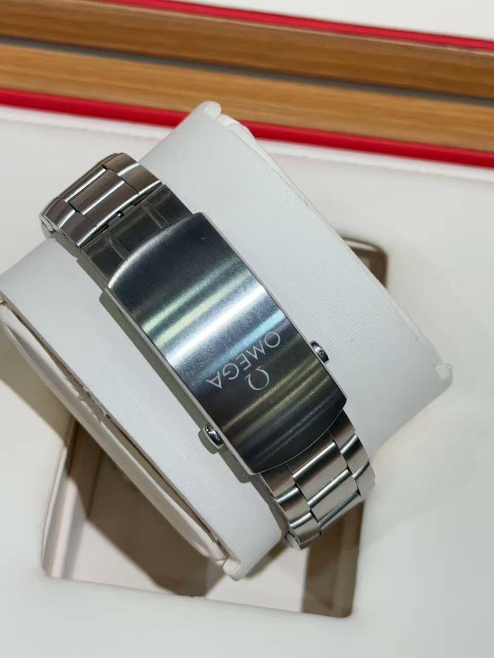 Omega 215.30.44.21.01.002