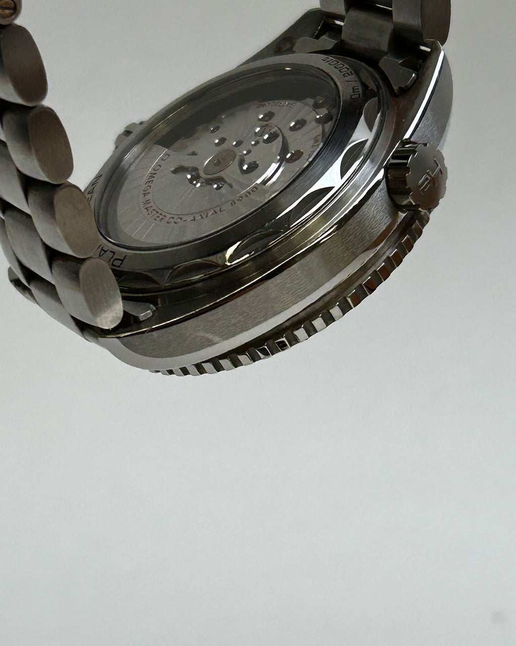Omega 215.30.44.21.04.001