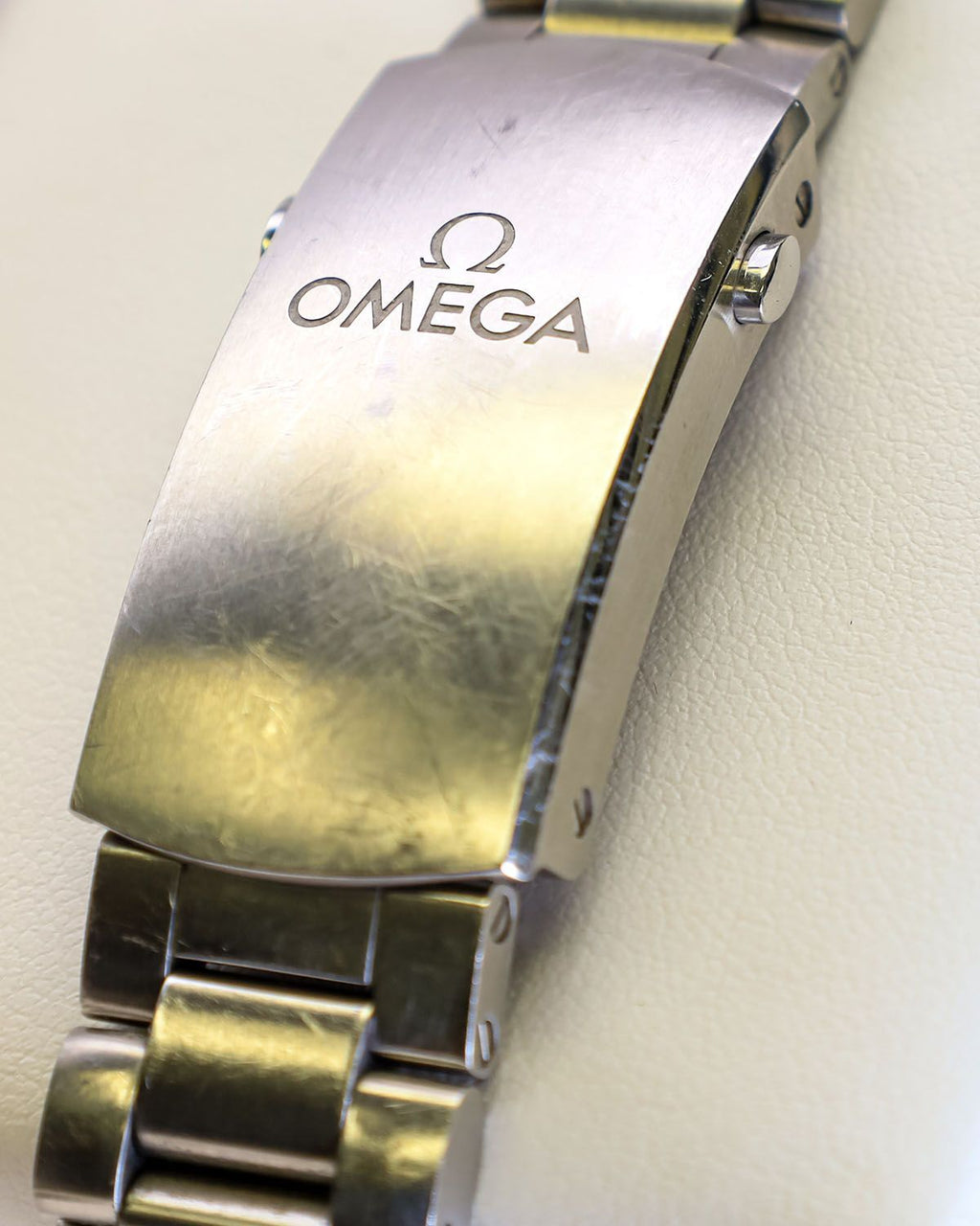Omega 215.30.44.21.04.001