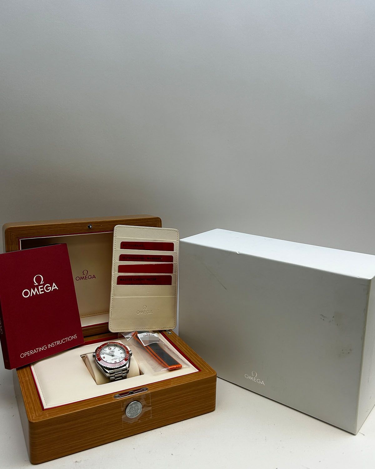 Omega 215.30.44.21.04.001