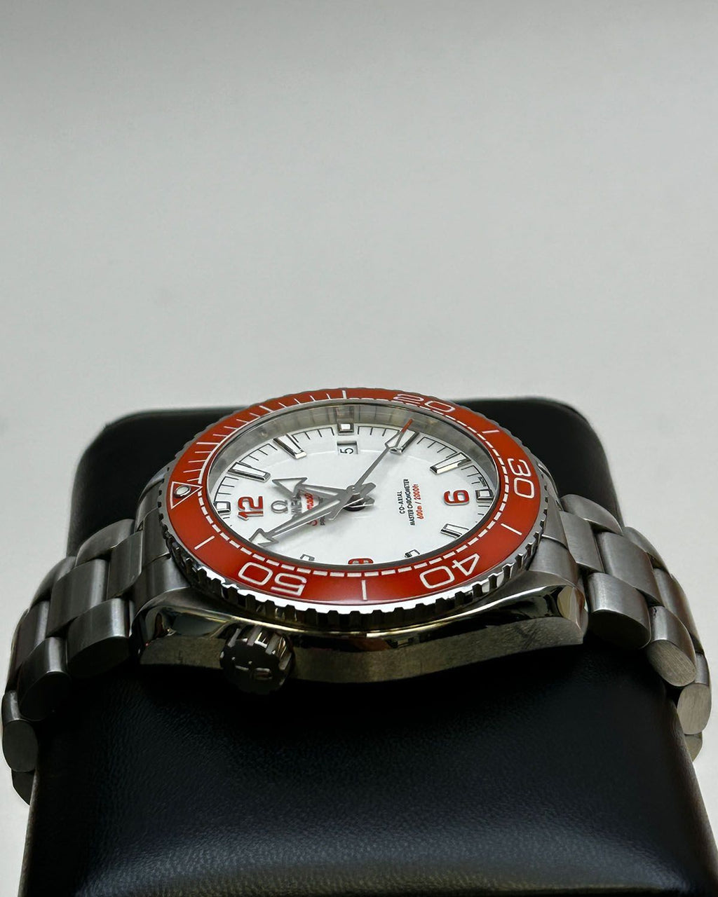 Omega 215.30.44.21.04.001