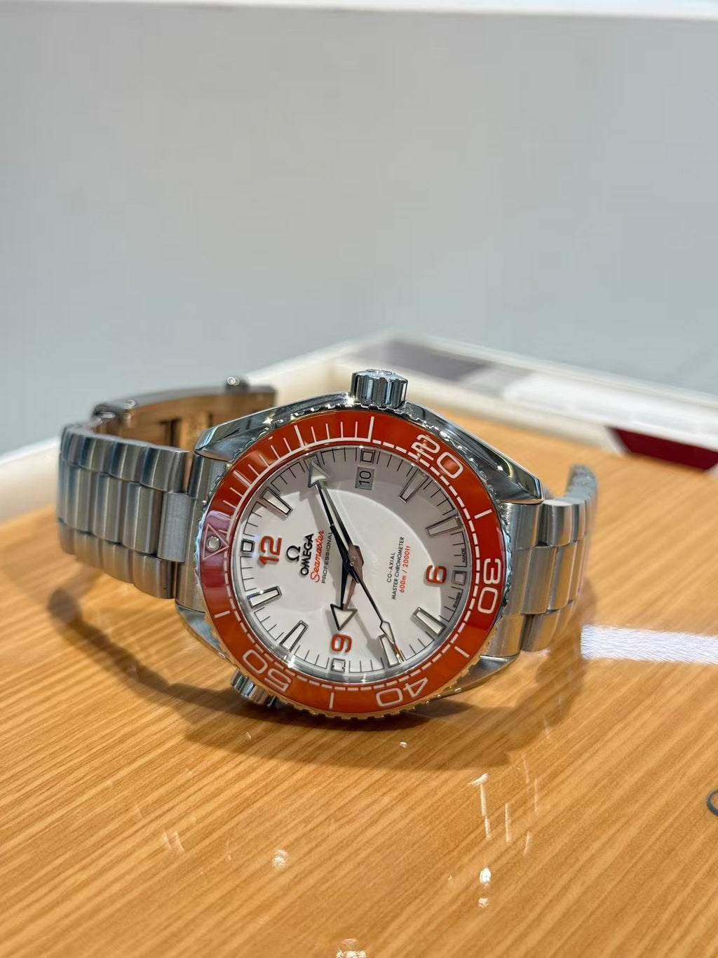 Omega 215.30.44.21.04.001