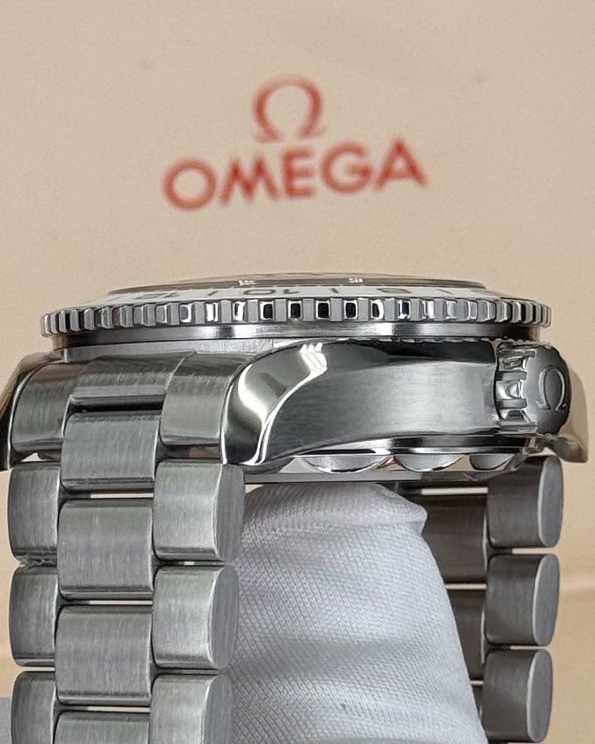 Omega 215.30.44.22.01.001