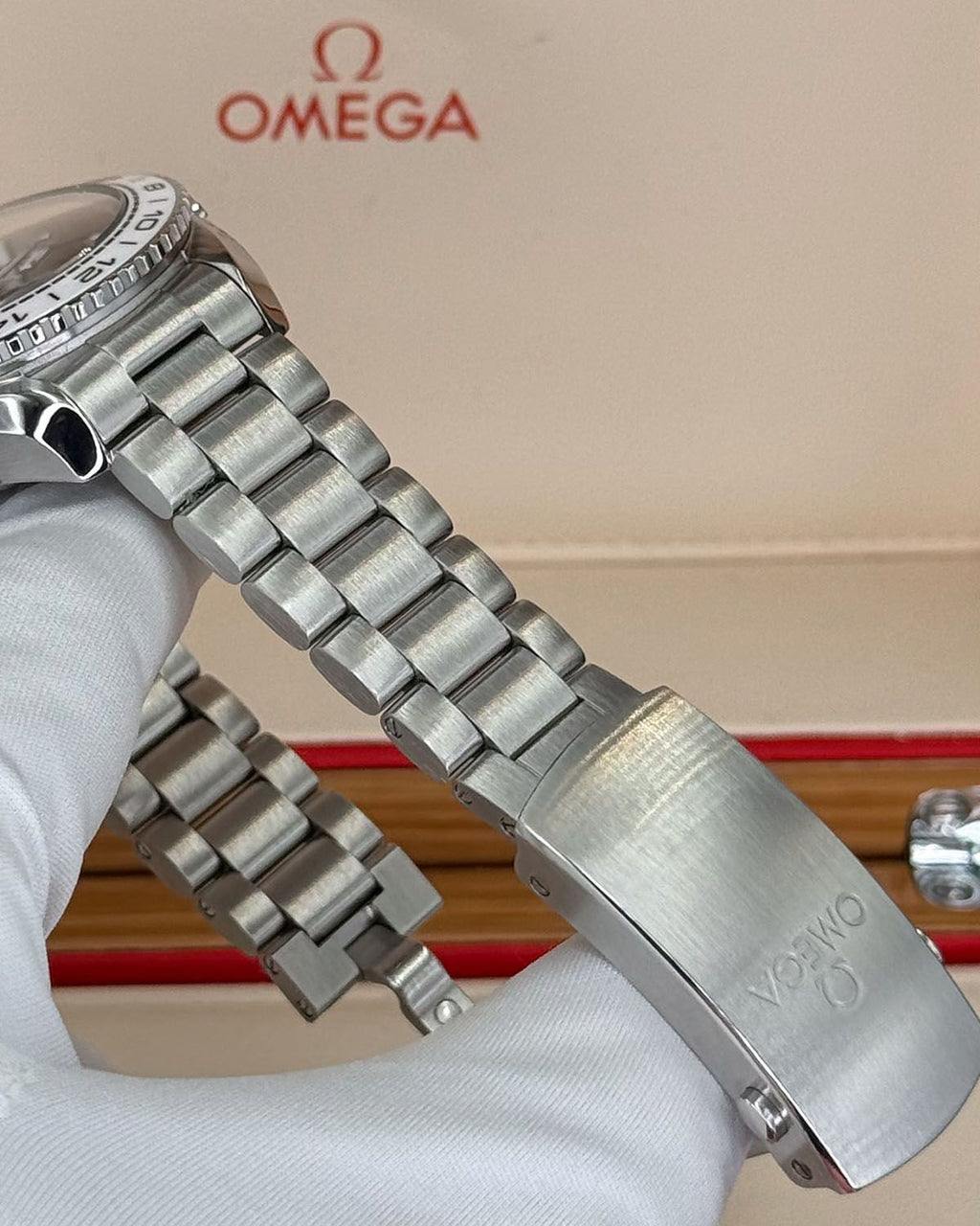 Omega 215.30.44.22.01.001