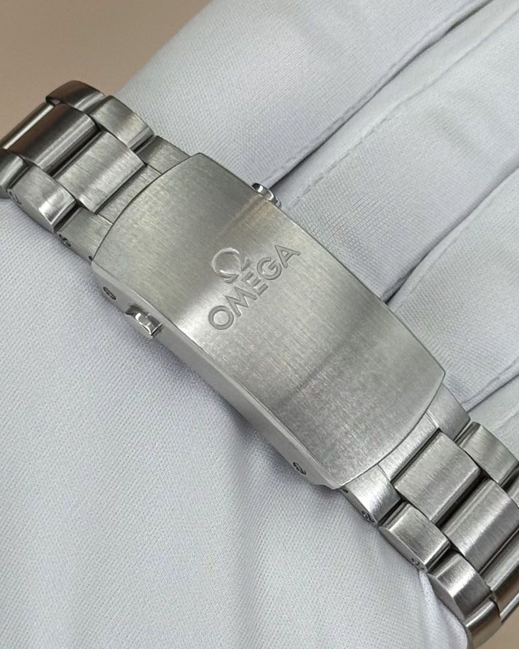 Omega 215.30.44.22.01.001