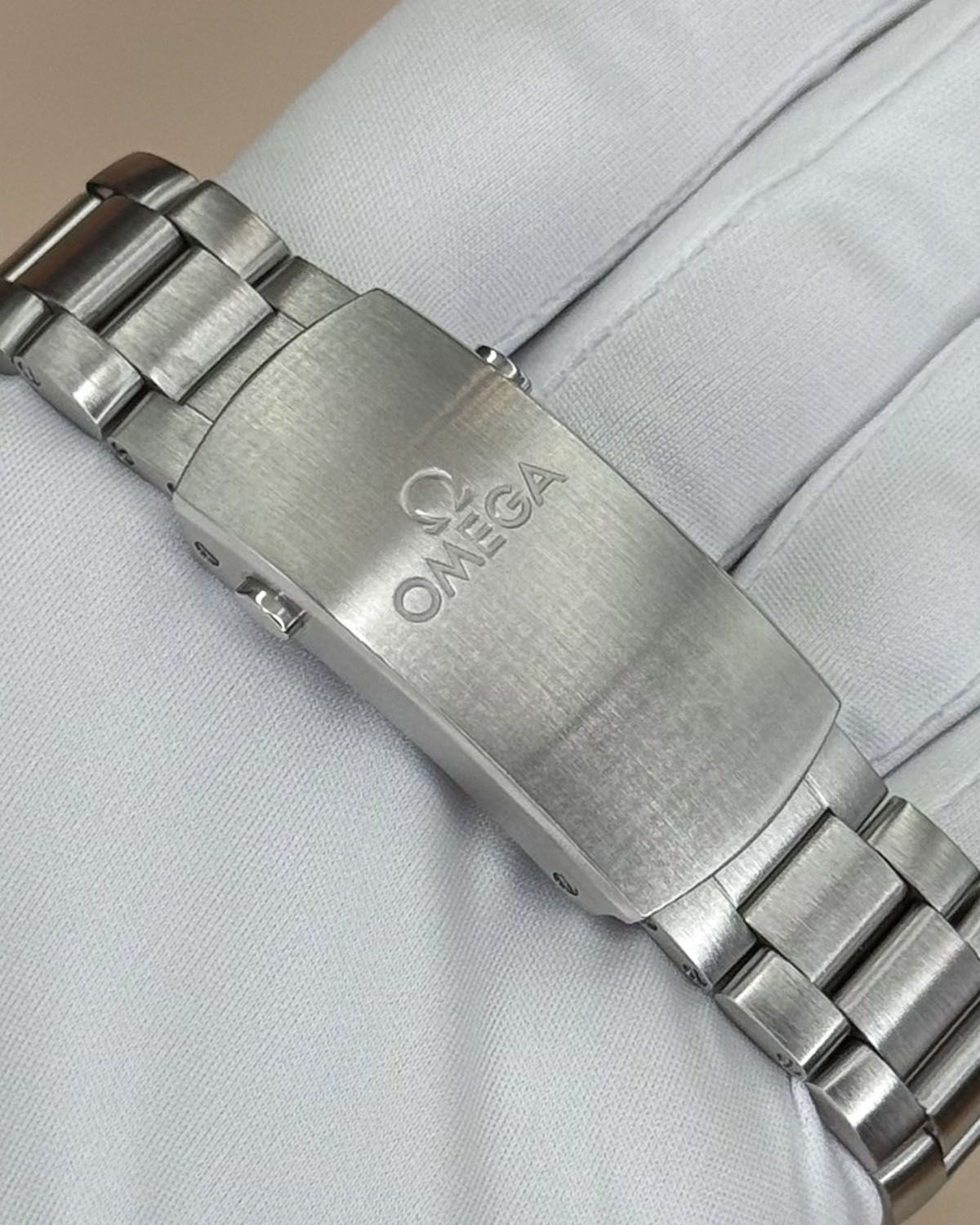 Omega 215.30.44.22.01.001