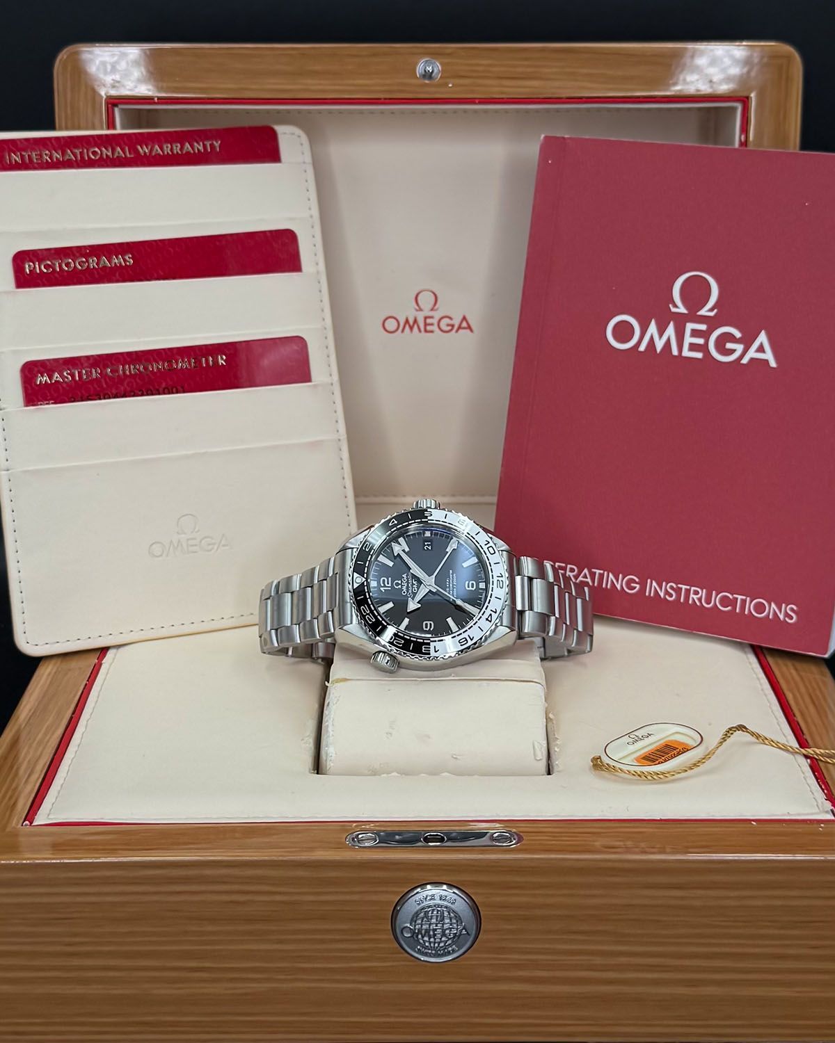Omega 215.30.44.22.01.001