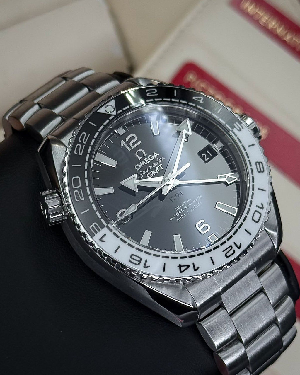 Omega 215.30.44.22.01.001