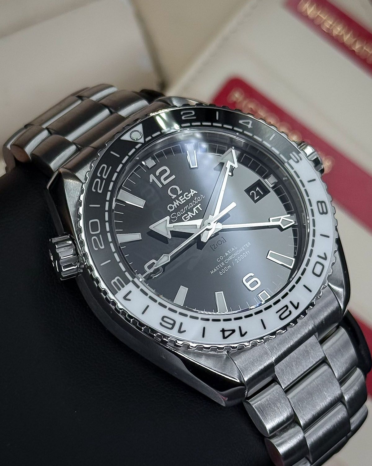 Omega 215.30.44.22.01.001