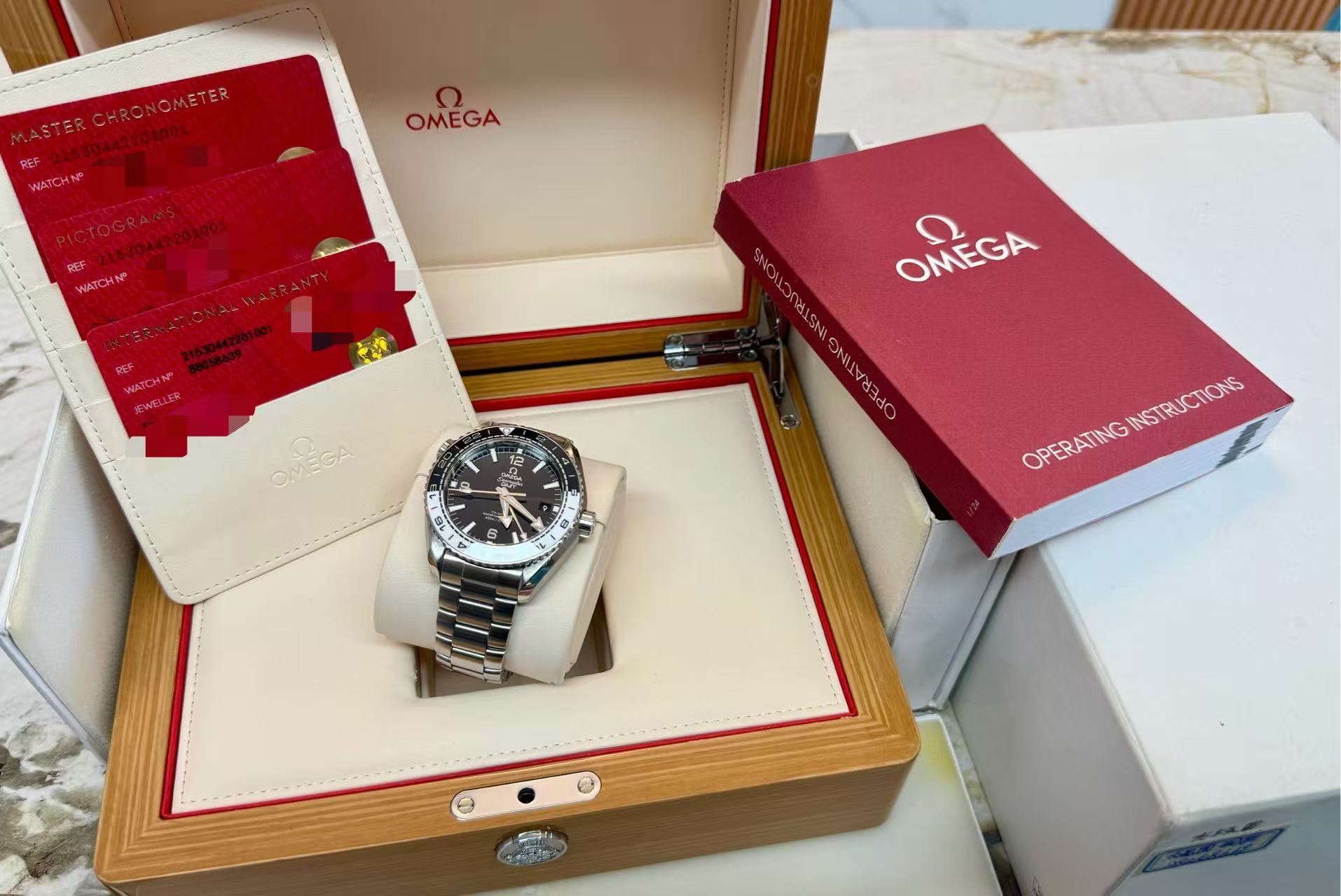 Omega 215.30.44.22.01.001